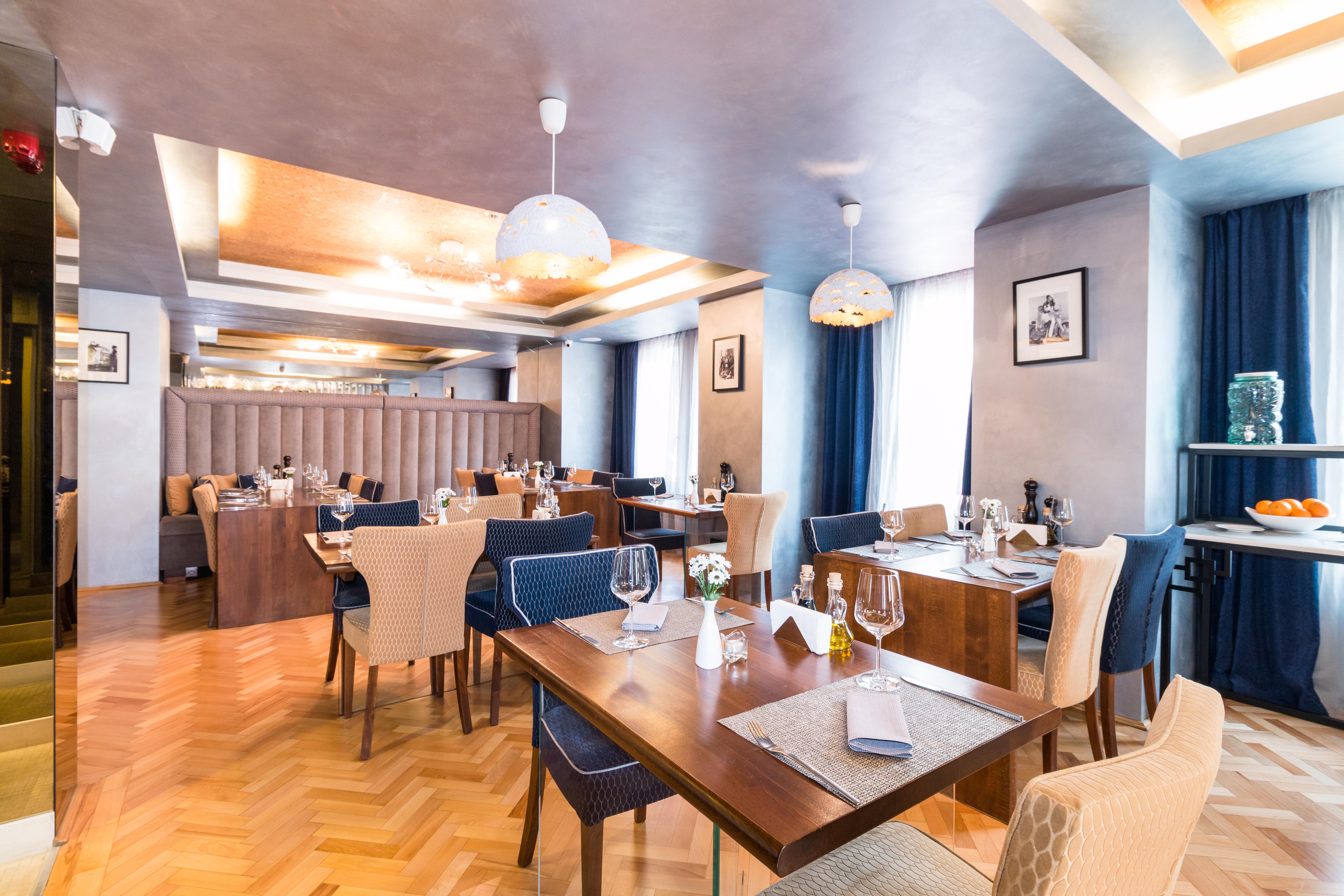 Venis Boutique 4*
