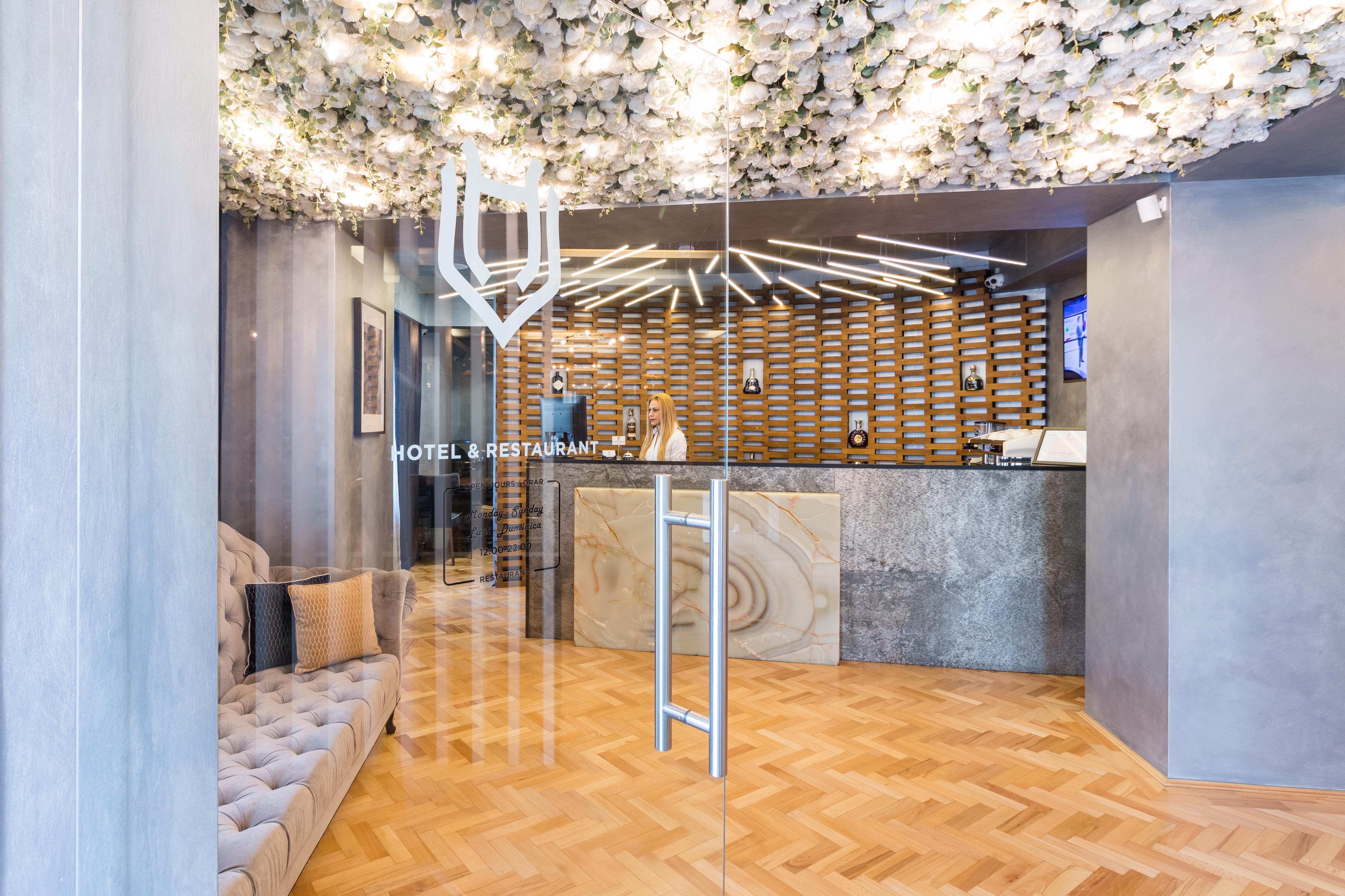 Venis Boutique 4*