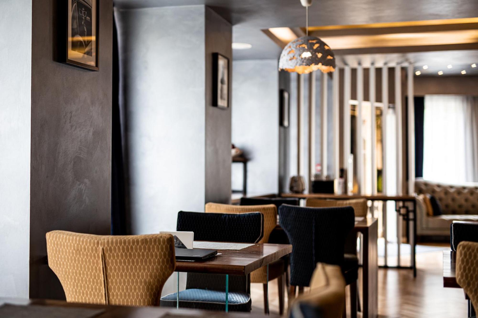 Venis Boutique Hotel 4*